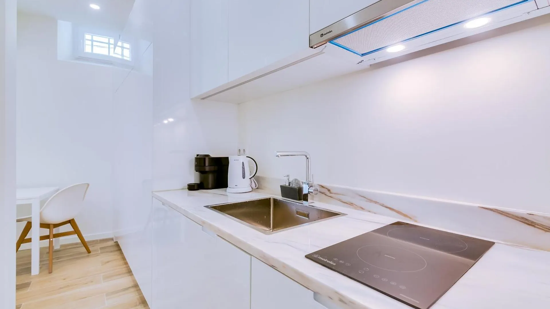 Graceful Studio Apartment G24 Lisbon