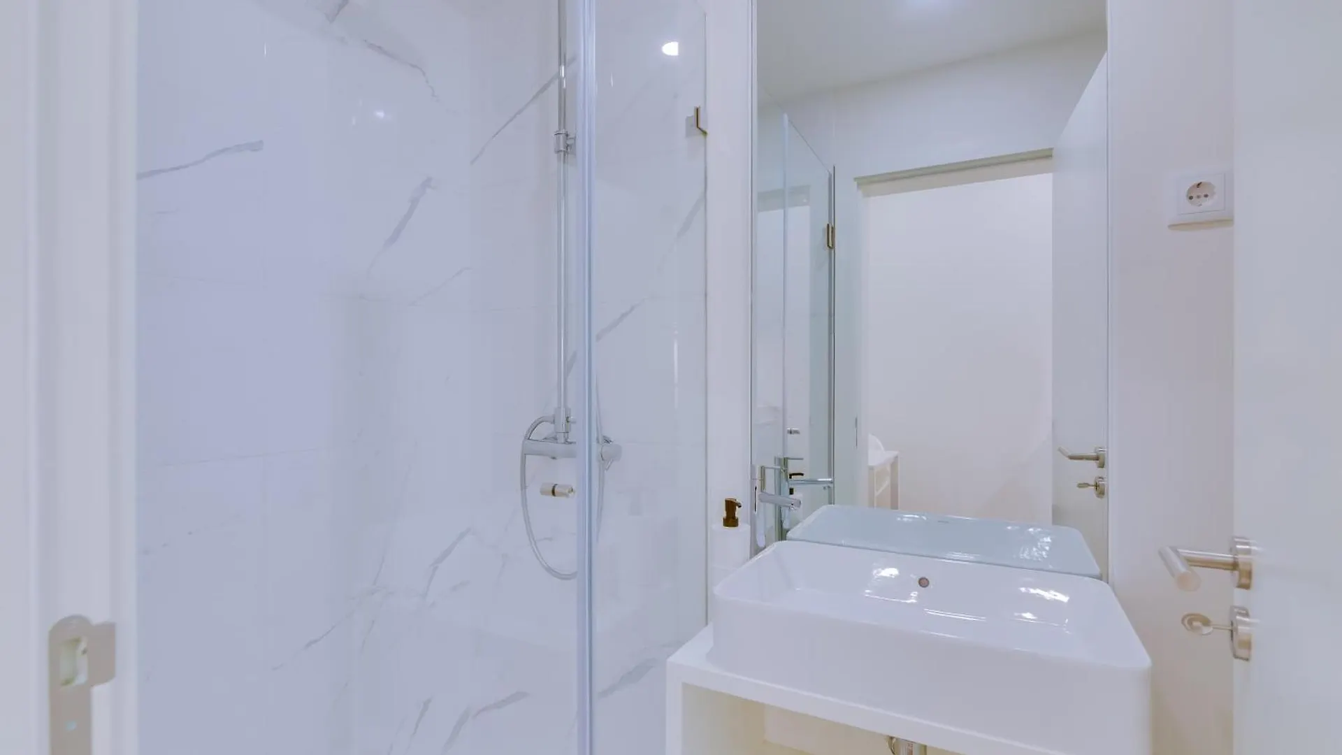 Graceful Studio Apartment G24 리스본 0*,  포르투갈